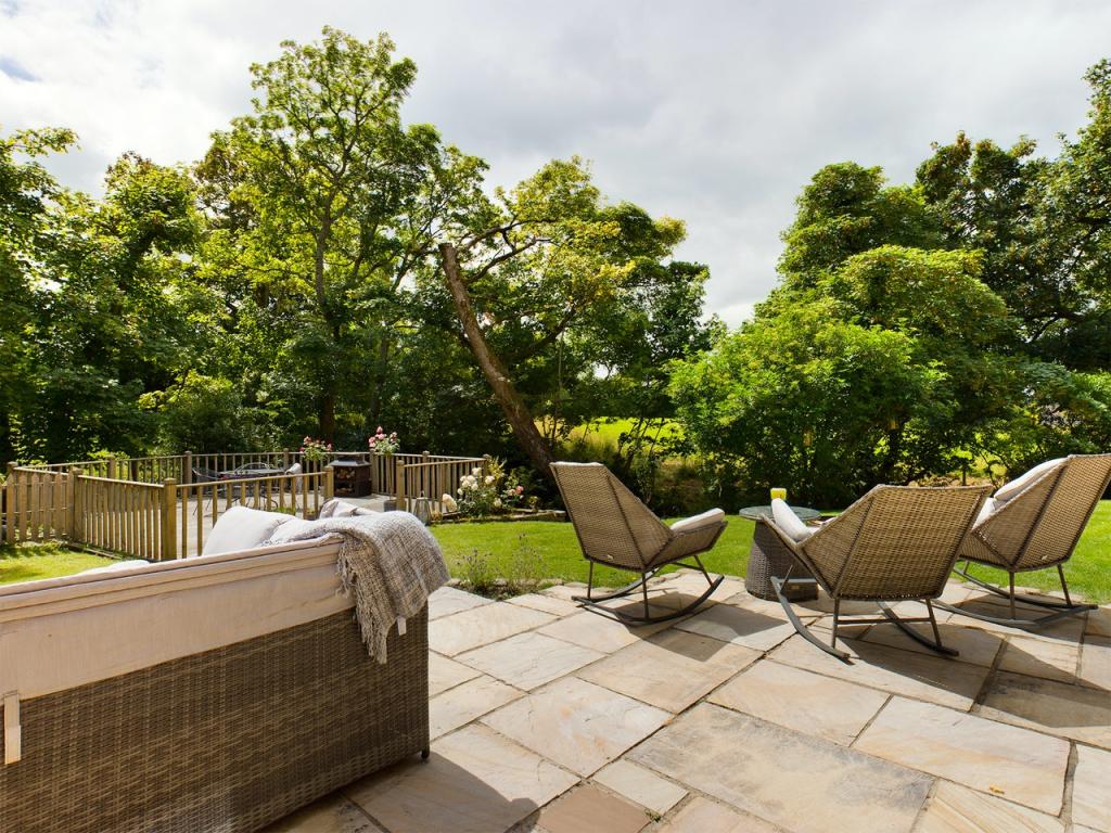 Purplebricks photography service - garden